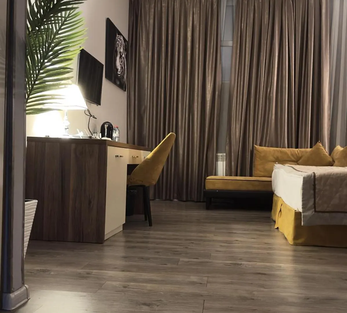 Square Boutique Hotel Baku 4*,