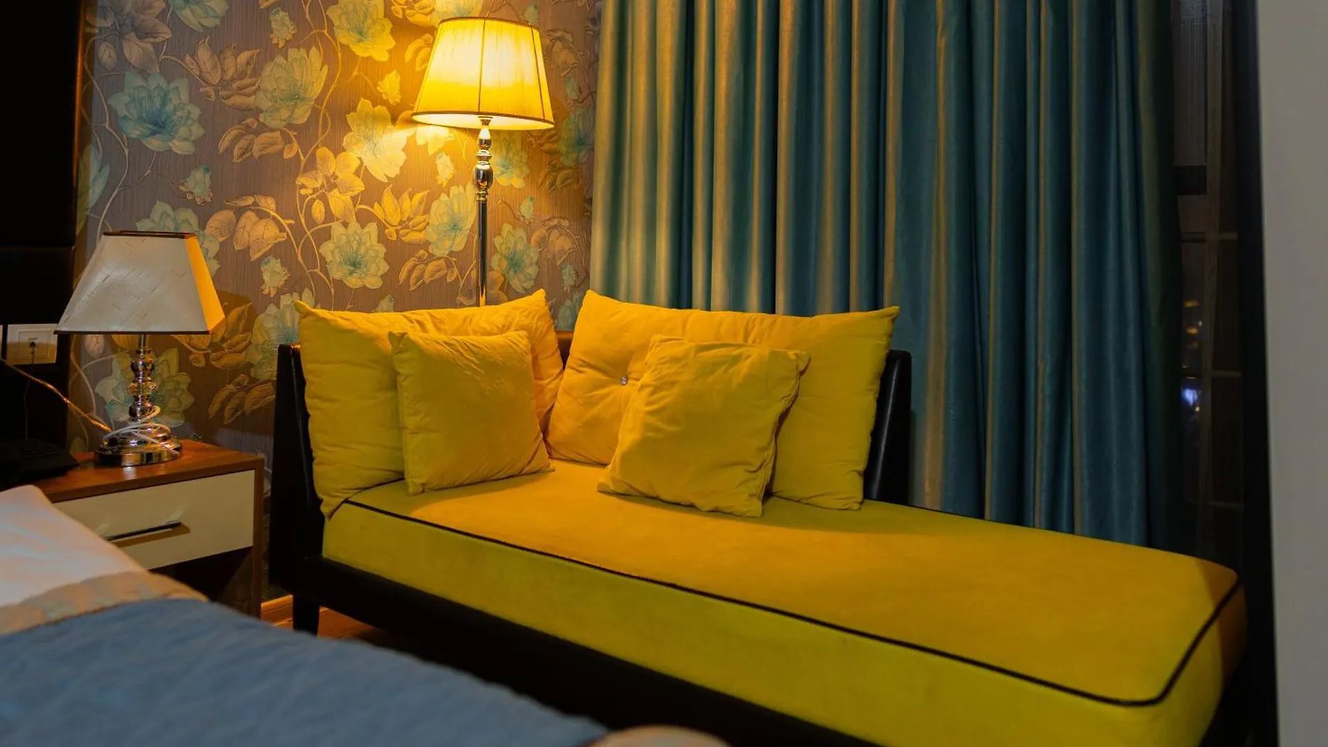Square Boutique Hotel Baku 4*,  Azerbaijan