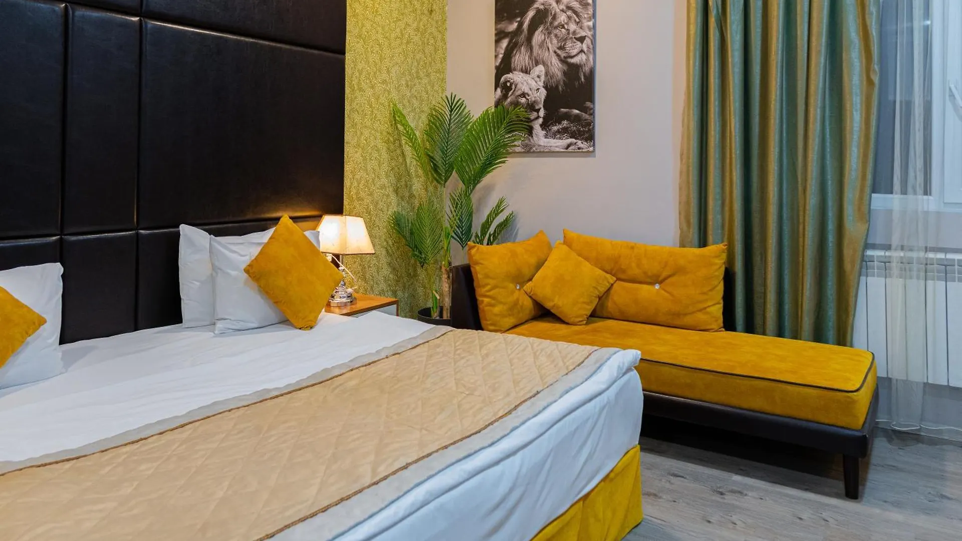 Square Boutique Hotel Baku 4*,